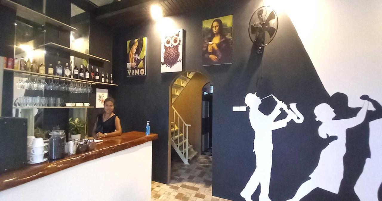 Bua Daeng Homestay Resort Kumphawapi Екстер'єр фото