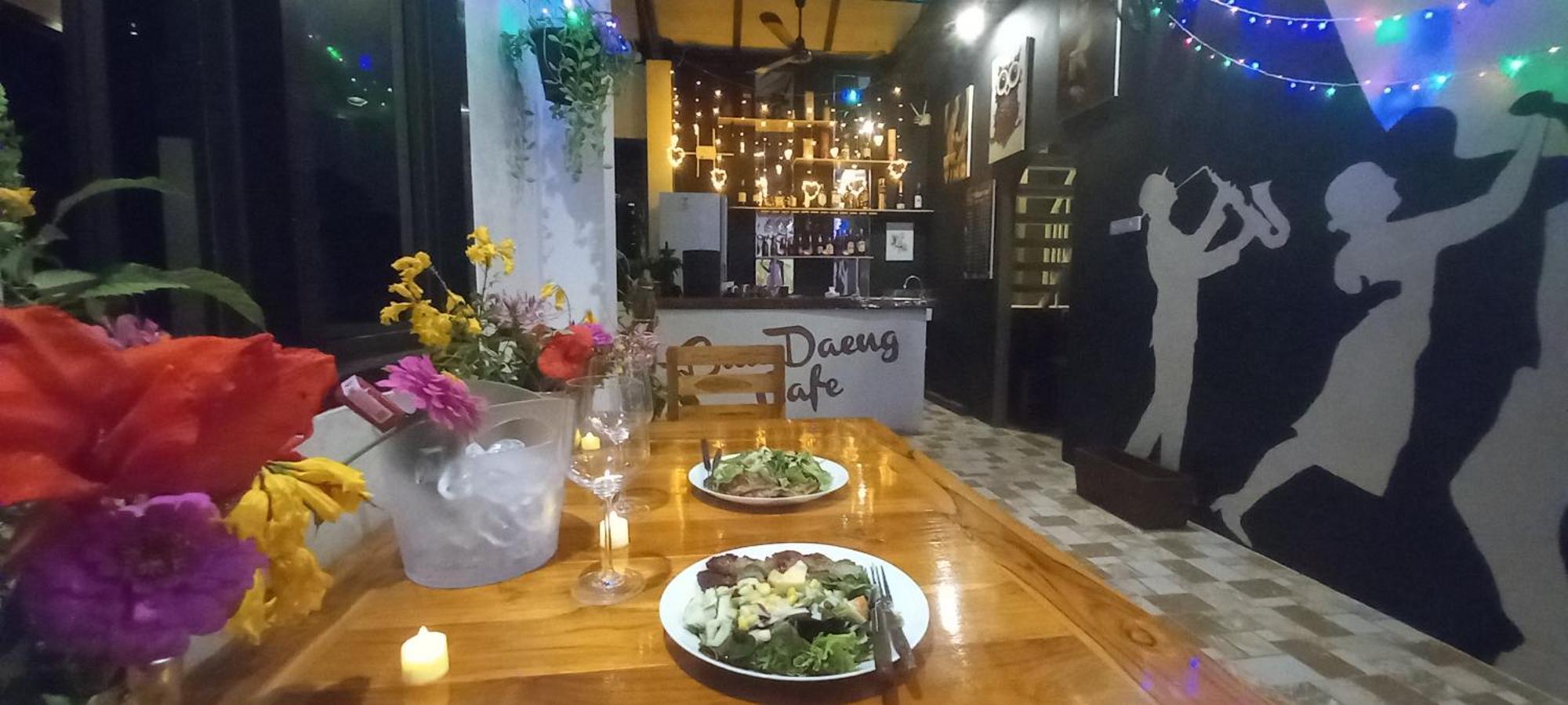 Bua Daeng Homestay Resort Kumphawapi Екстер'єр фото