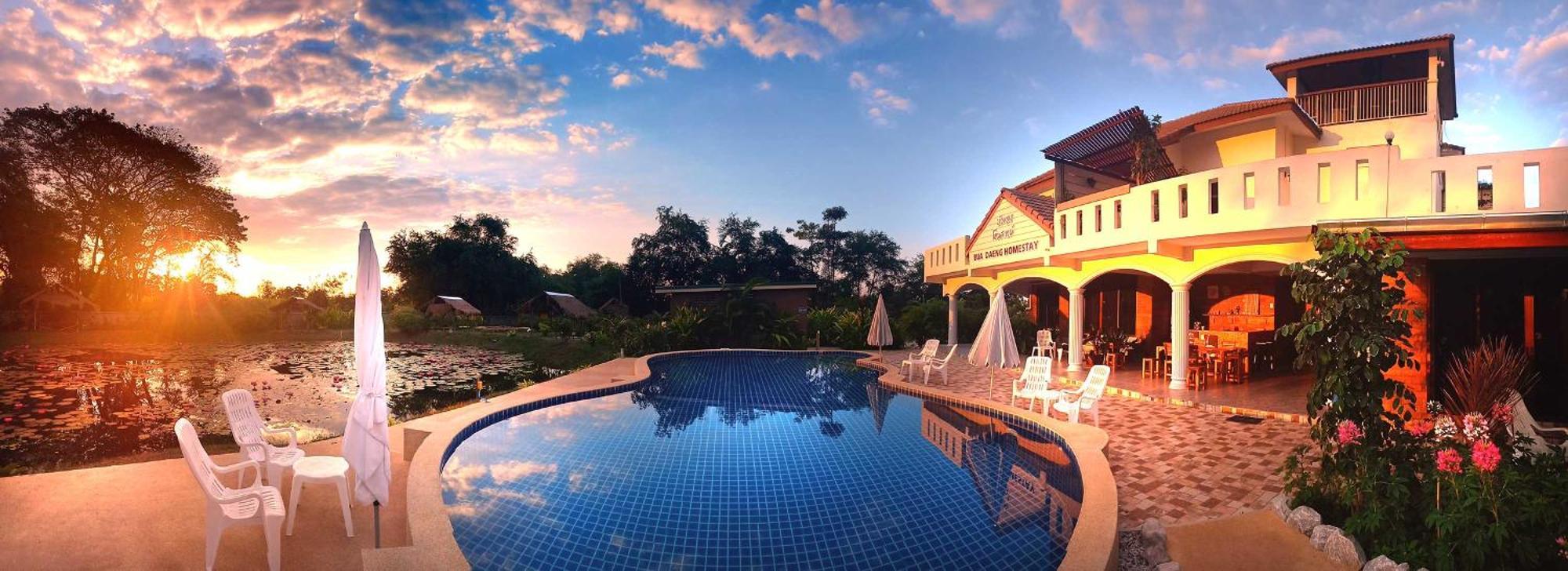 Bua Daeng Homestay Resort Kumphawapi Екстер'єр фото