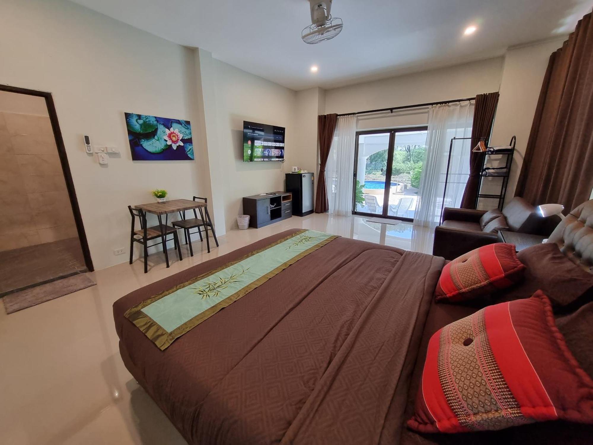 Bua Daeng Homestay Resort Kumphawapi Екстер'єр фото